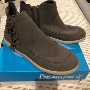 Bearpaw Piper dove grey booties